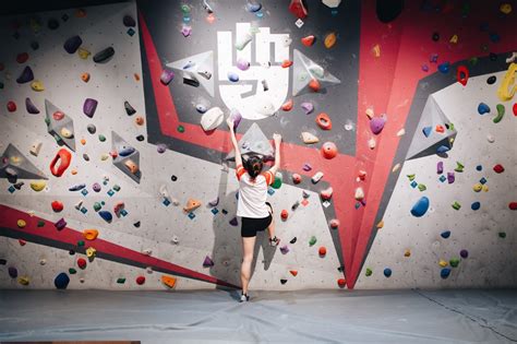Movement boulder - Had my first ever boulder experience trial at BM (DT) on 30th Sept 20. I must say it was overall an amazing experience! Super friendly & helpful staff, nice ambience to train clim 
